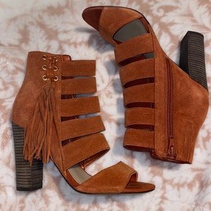 Guess ankle booties size 7